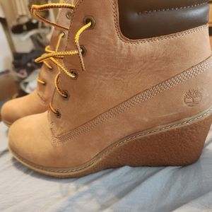 Timberland boots with heel. Size 8